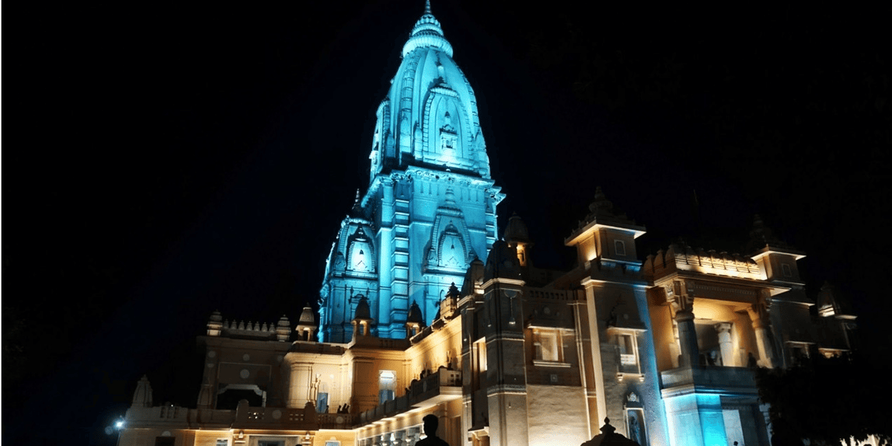 Night exterior view of Kashi Vishwanath Temple